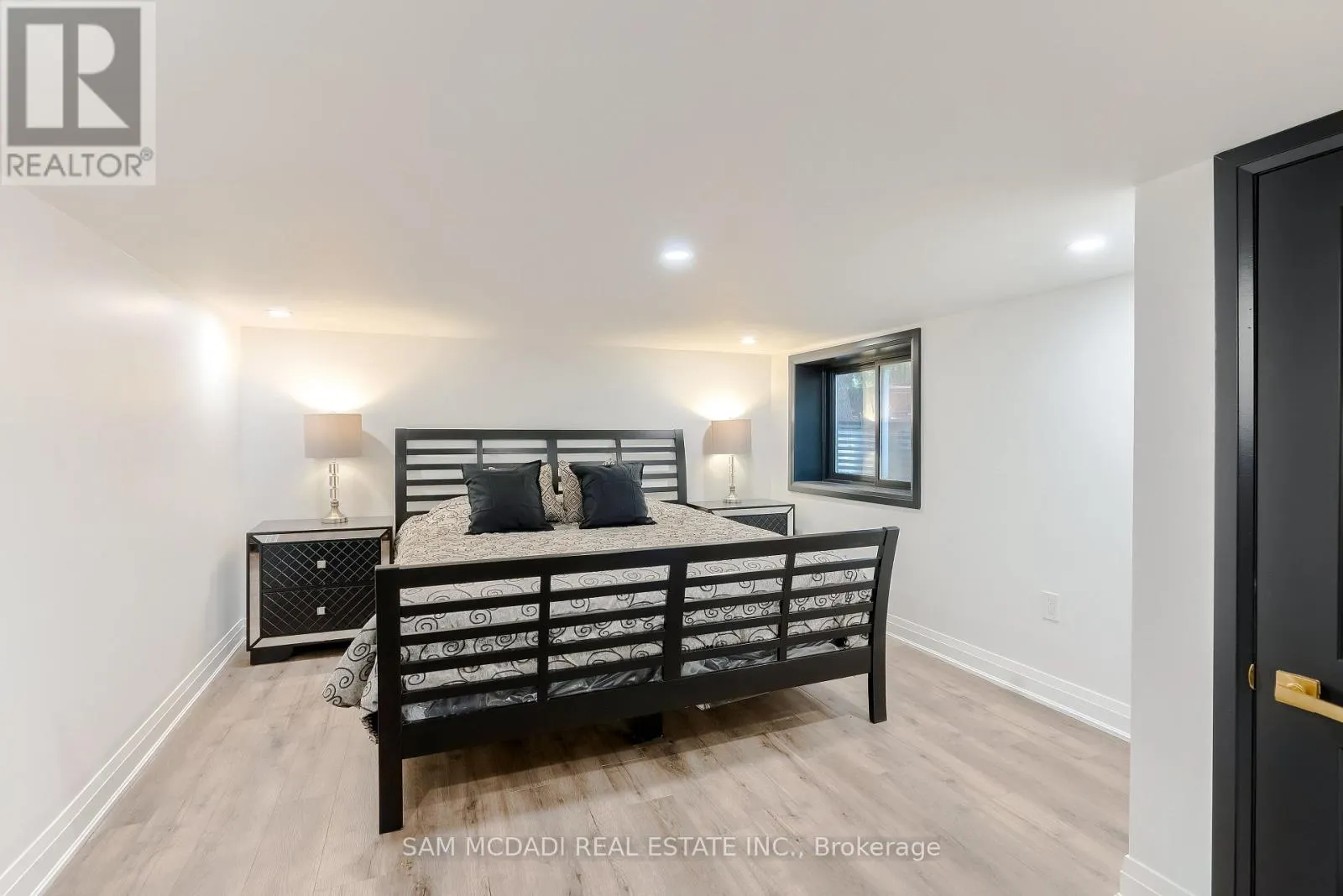 1540 MISSISSAUGA ROAD