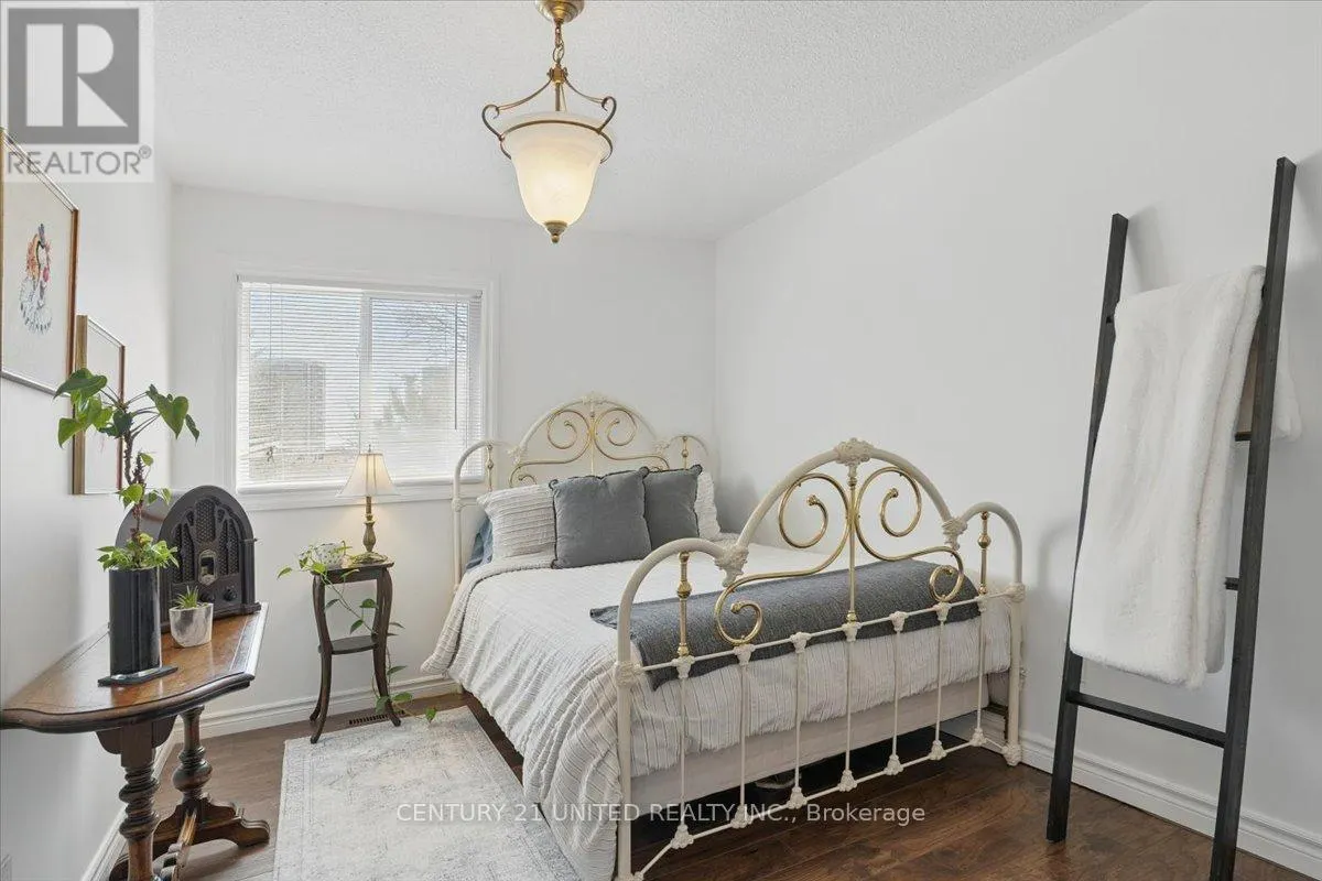 58 - 58 HEATHCLIFFE SQUARE, #58