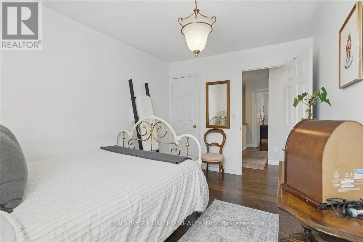 58 - 58 HEATHCLIFFE SQUARE, #58