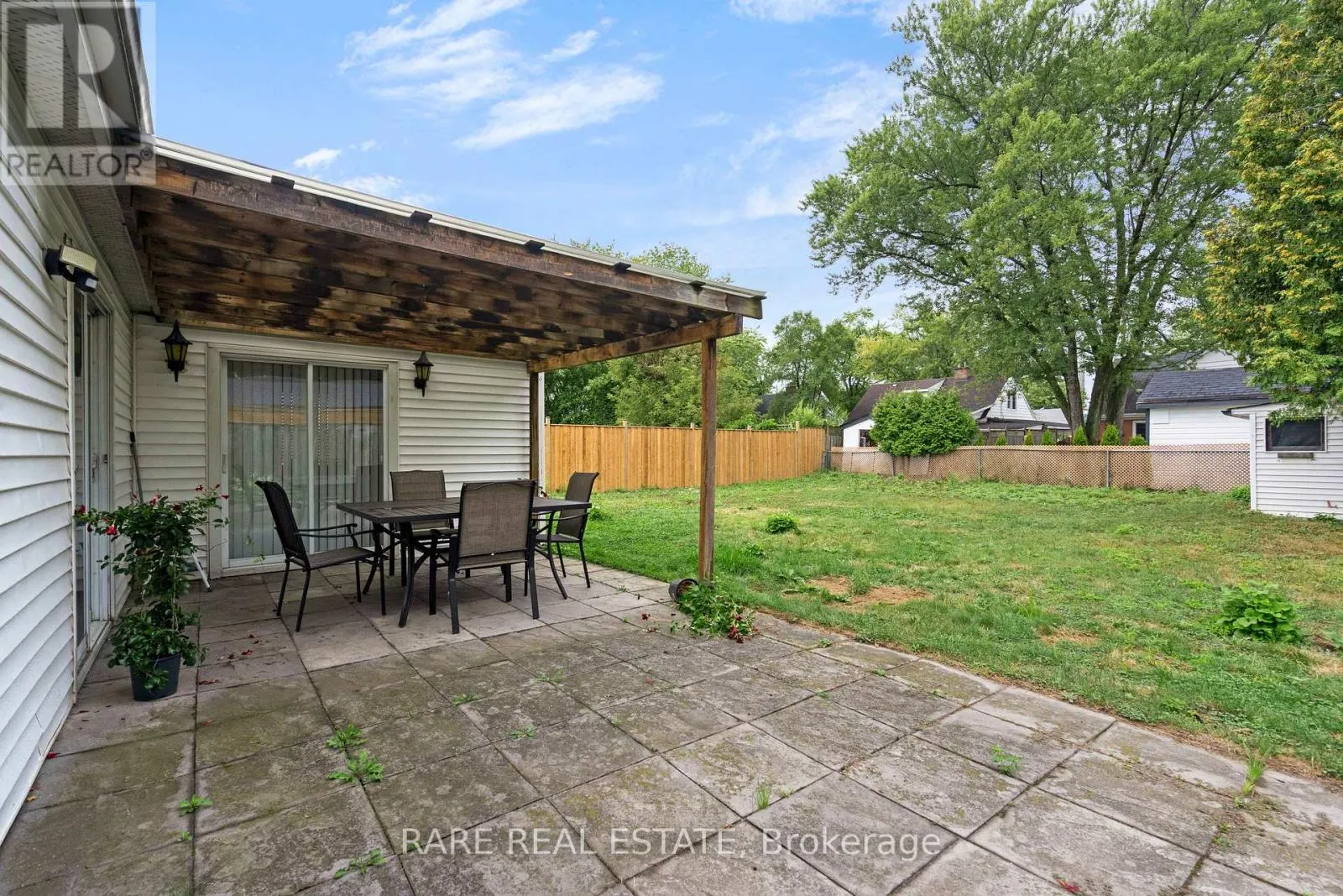 2073 LEIGHLAND ROAD
