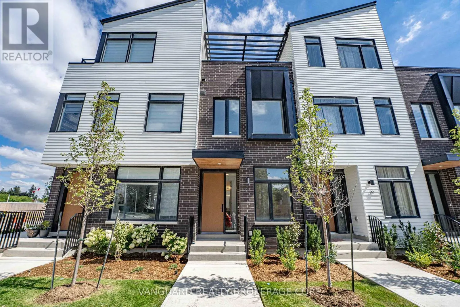 21 - 15 LOU PARSONS WAY