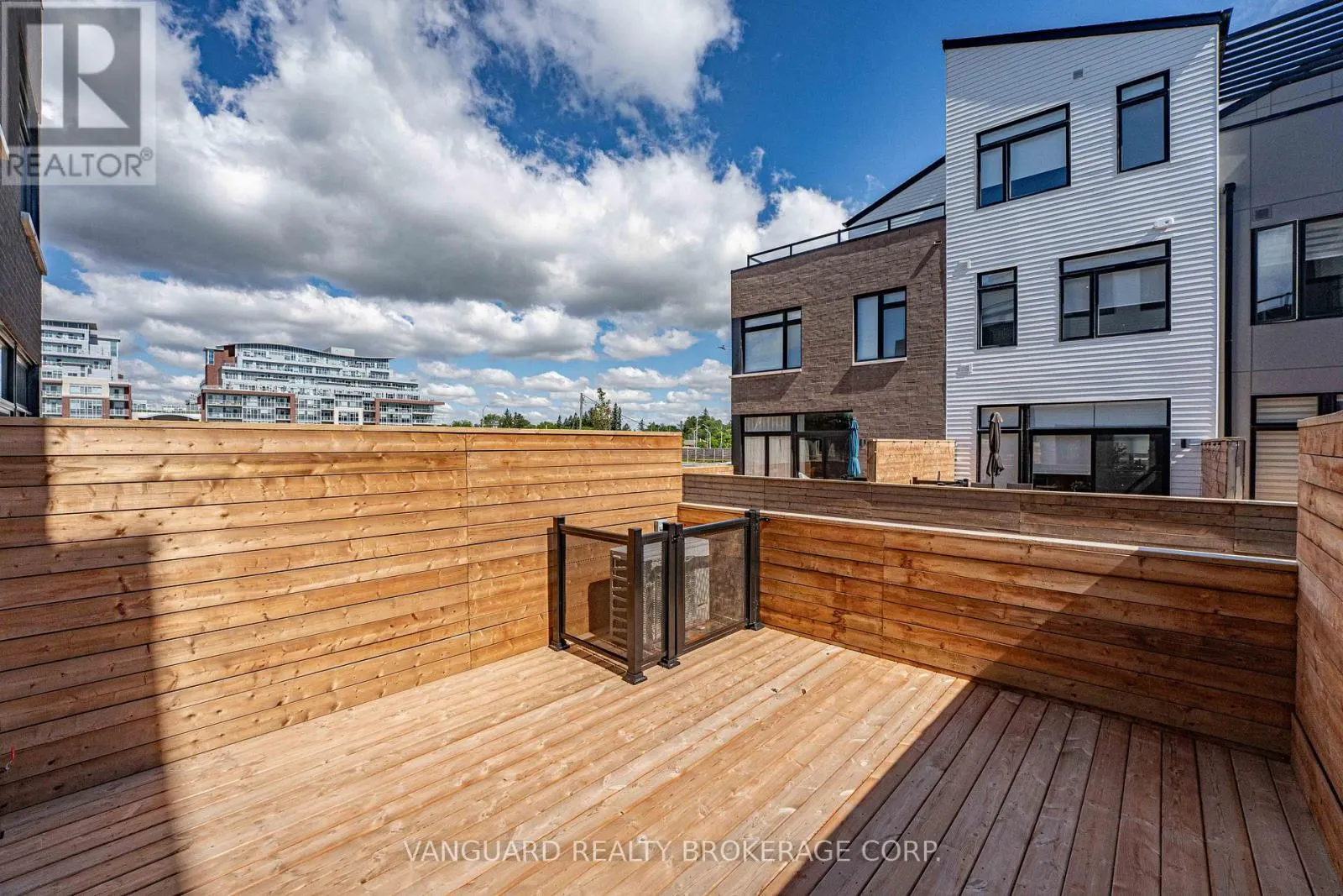 21 - 15 LOU PARSONS WAY