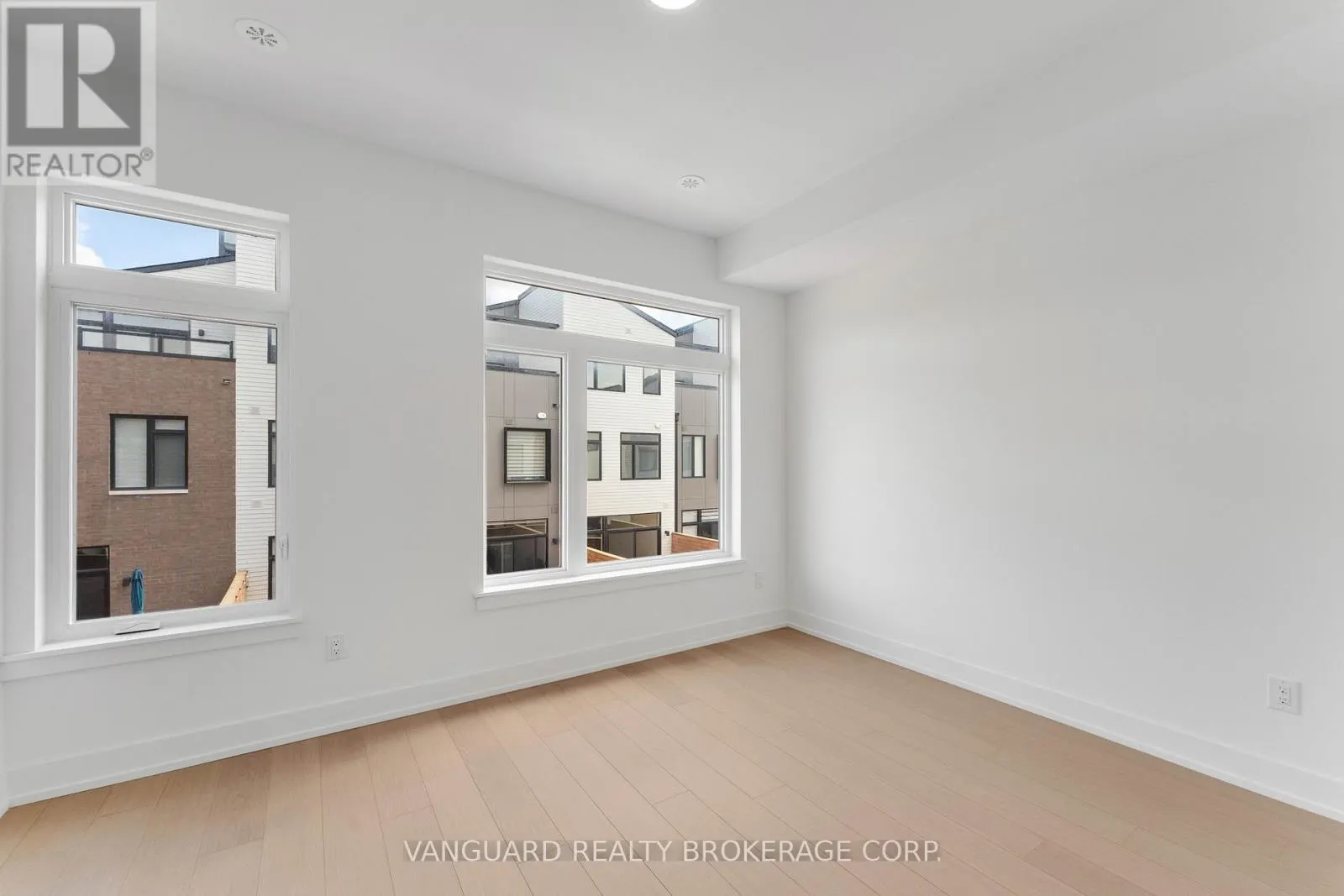21 - 15 LOU PARSONS WAY