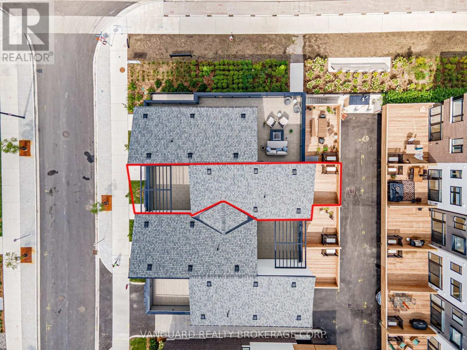 21 - 15 LOU PARSONS WAY