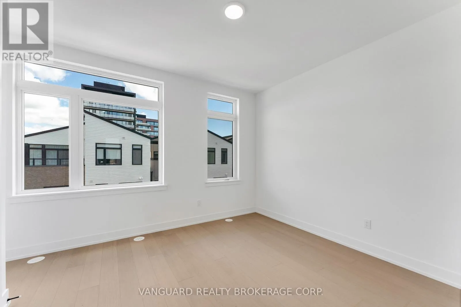 21 - 15 LOU PARSONS WAY