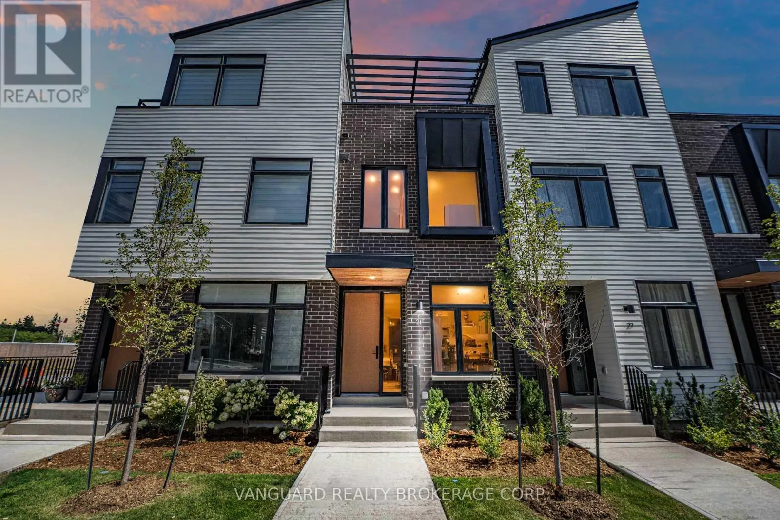 21 - 15 LOU PARSONS WAY