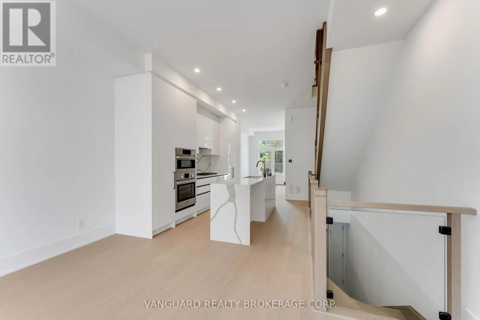 21 - 15 LOU PARSONS WAY