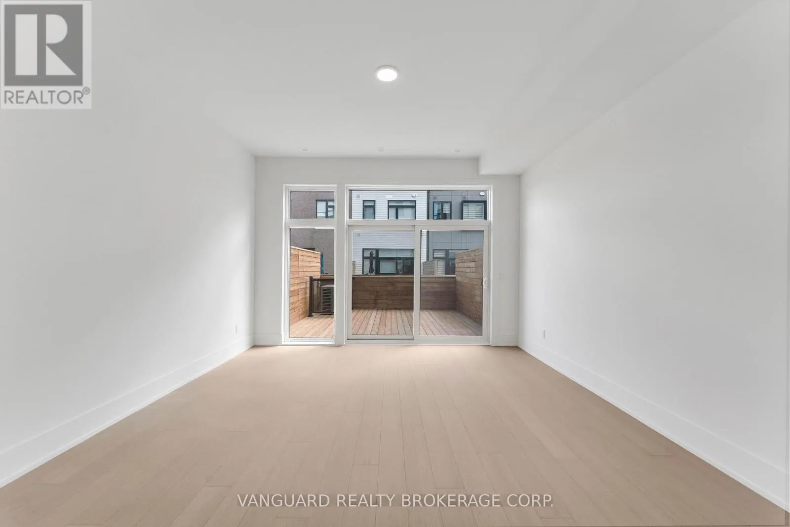 21 - 15 LOU PARSONS WAY