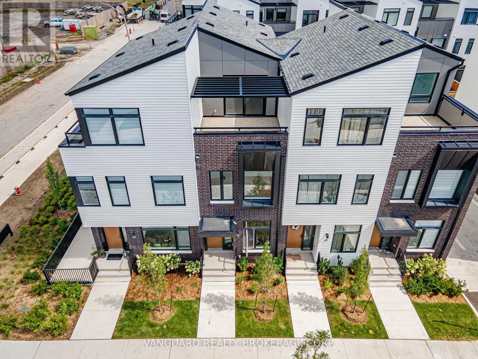 21 - 15 LOU PARSONS WAY