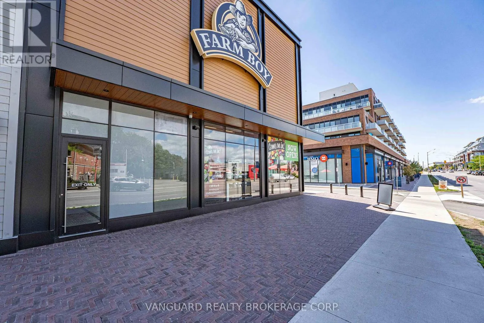 21 - 15 LOU PARSONS WAY