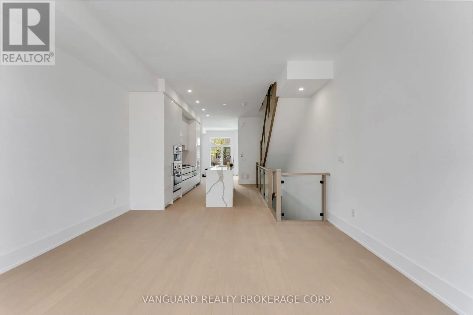 21 - 15 LOU PARSONS WAY