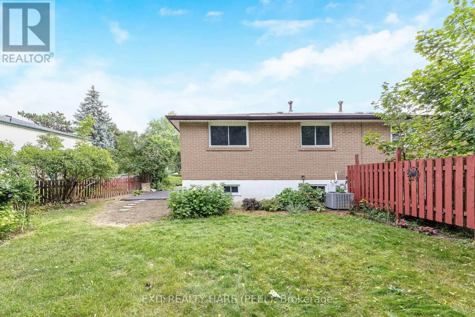 5 GARSIDE CRESCENT
