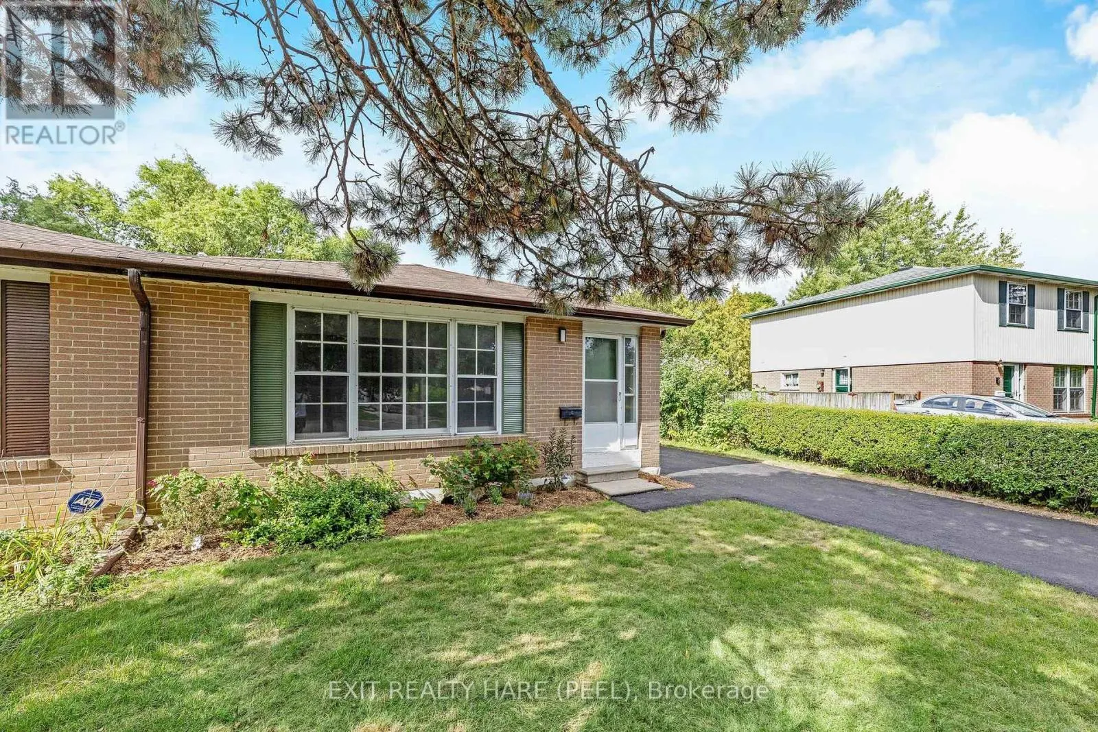 5 GARSIDE CRESCENT