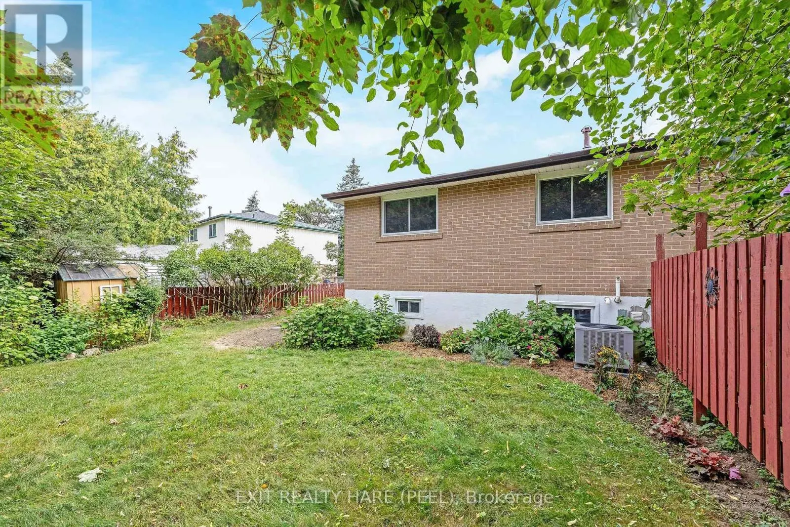 5 GARSIDE CRESCENT