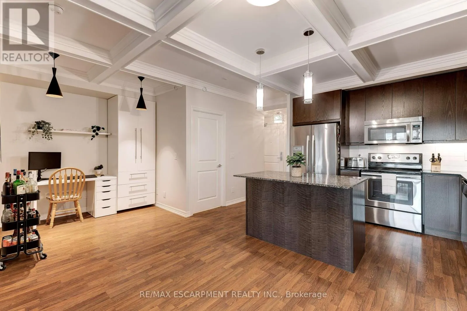 505 - 3563 LAKE SHORE BOULEVARD W