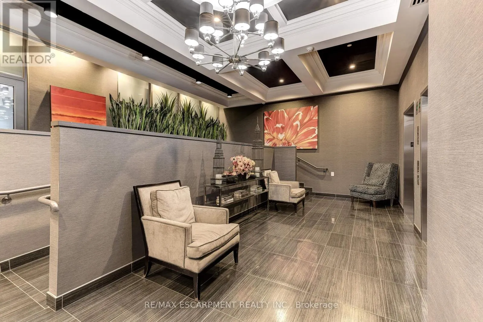 505 - 3563 LAKE SHORE BOULEVARD W
