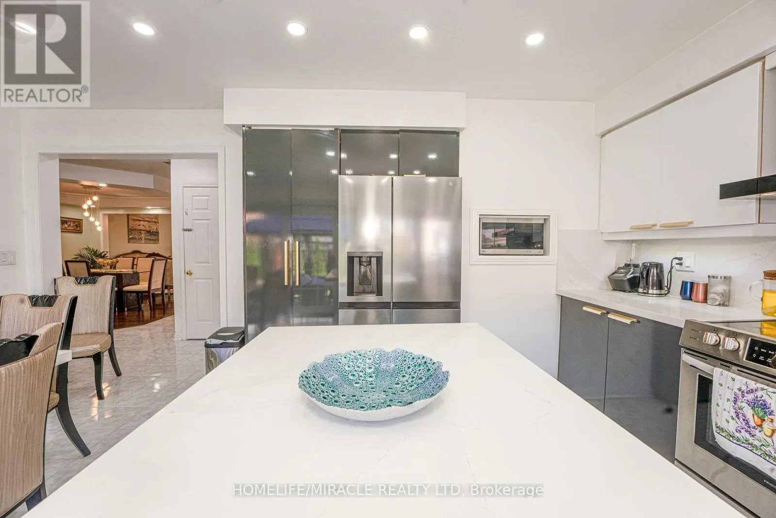 28 BOWSFIELD DRIVE