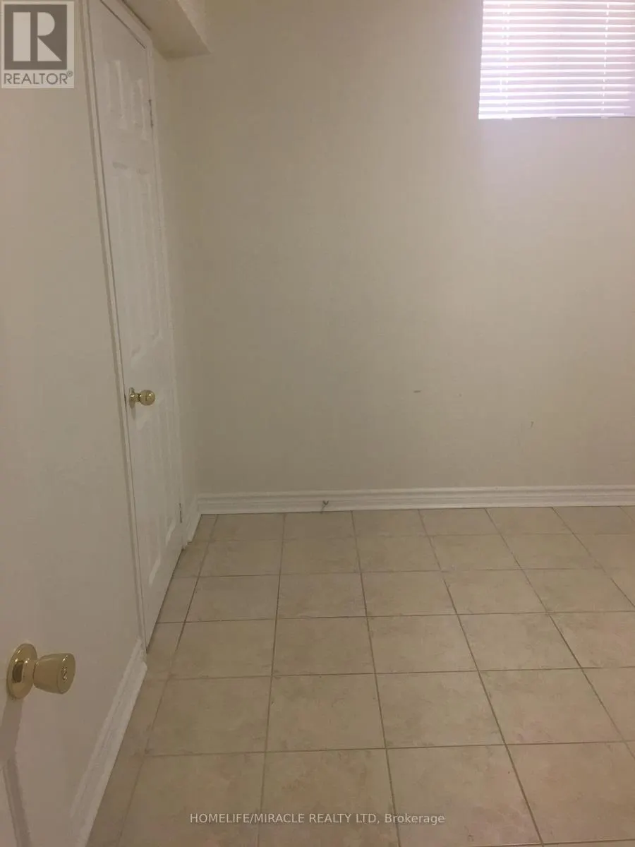 28 BOWSFIELD DRIVE