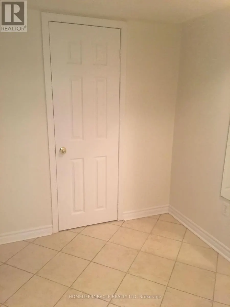28 BOWSFIELD DRIVE