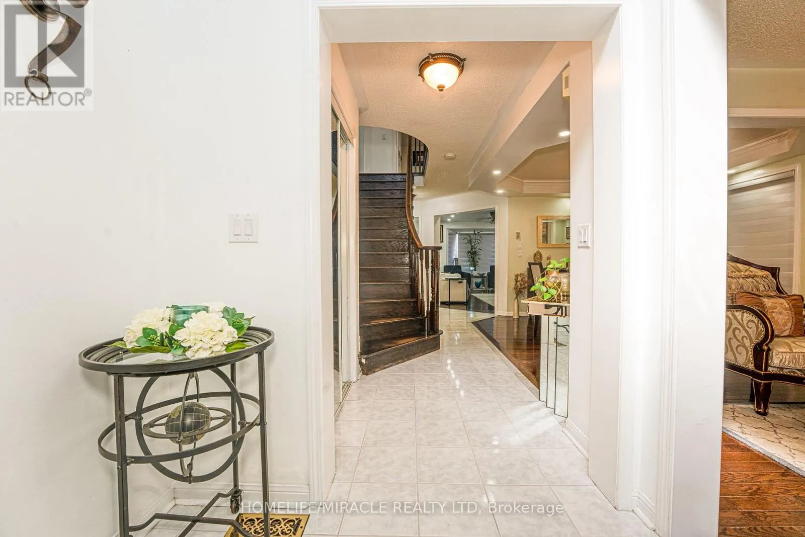 28 BOWSFIELD DRIVE