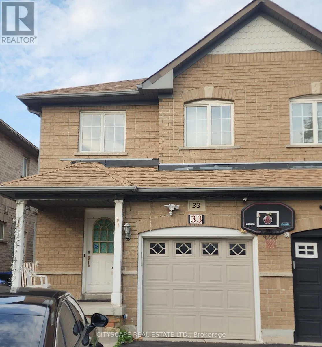 33 RIDGEFIELD COURT