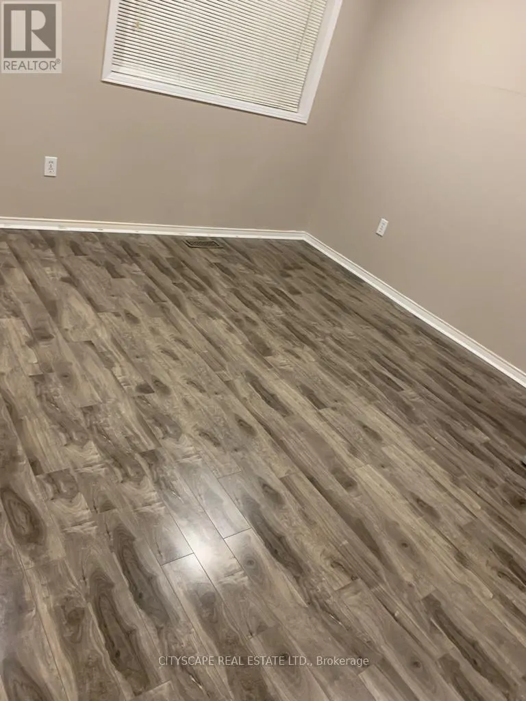 33 RIDGEFIELD COURT