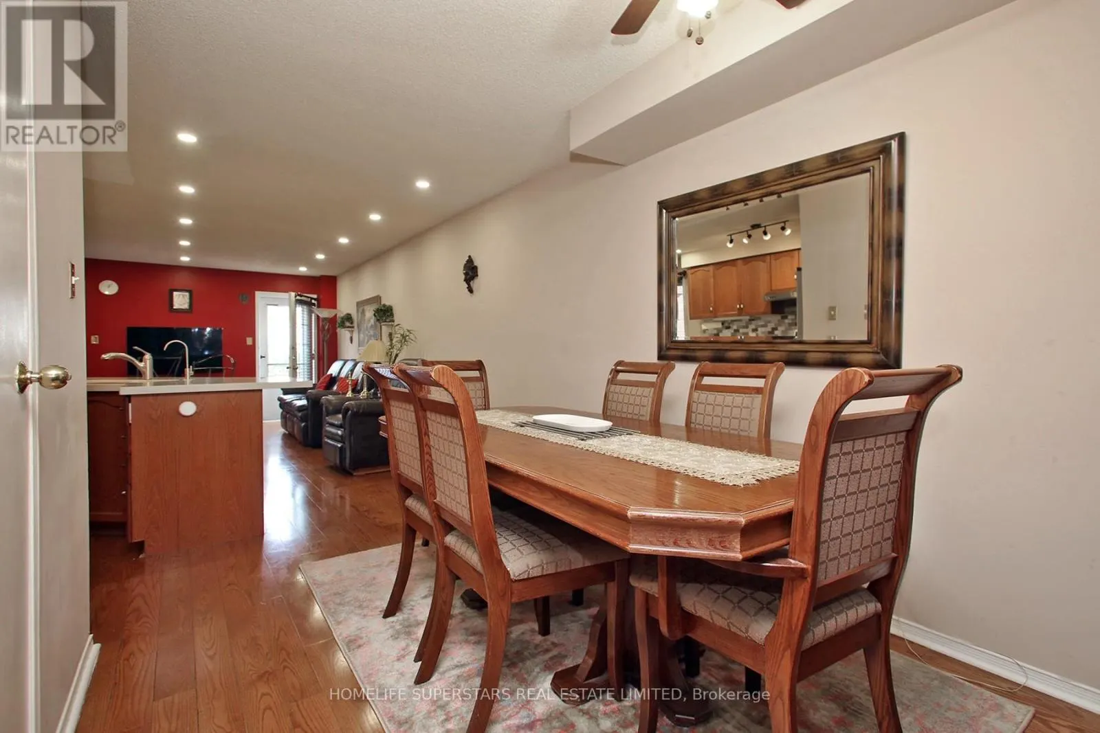 1123 FOXGLOVE PLACE