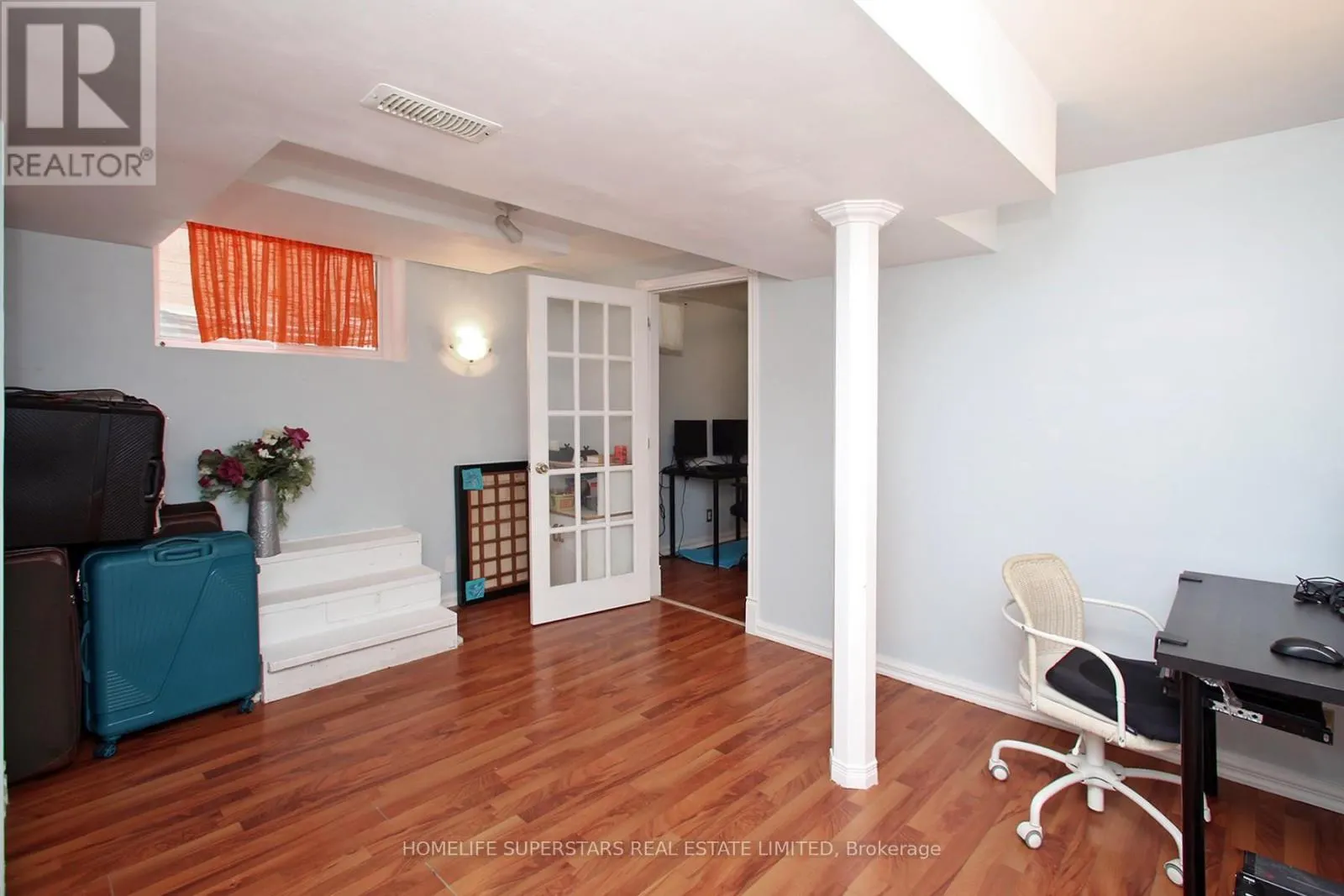 1123 FOXGLOVE PLACE
