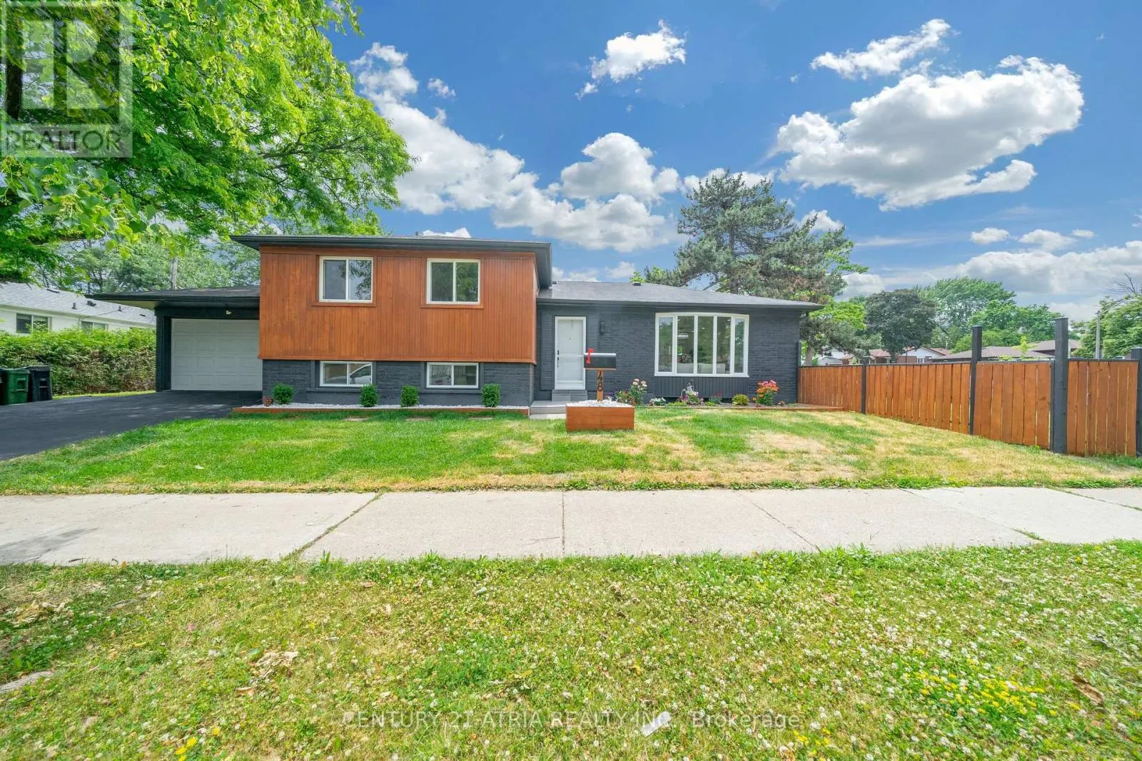 48 TEALHAM DRIVE S