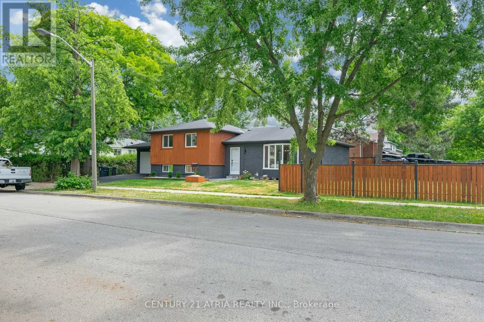 48 TEALHAM DRIVE S