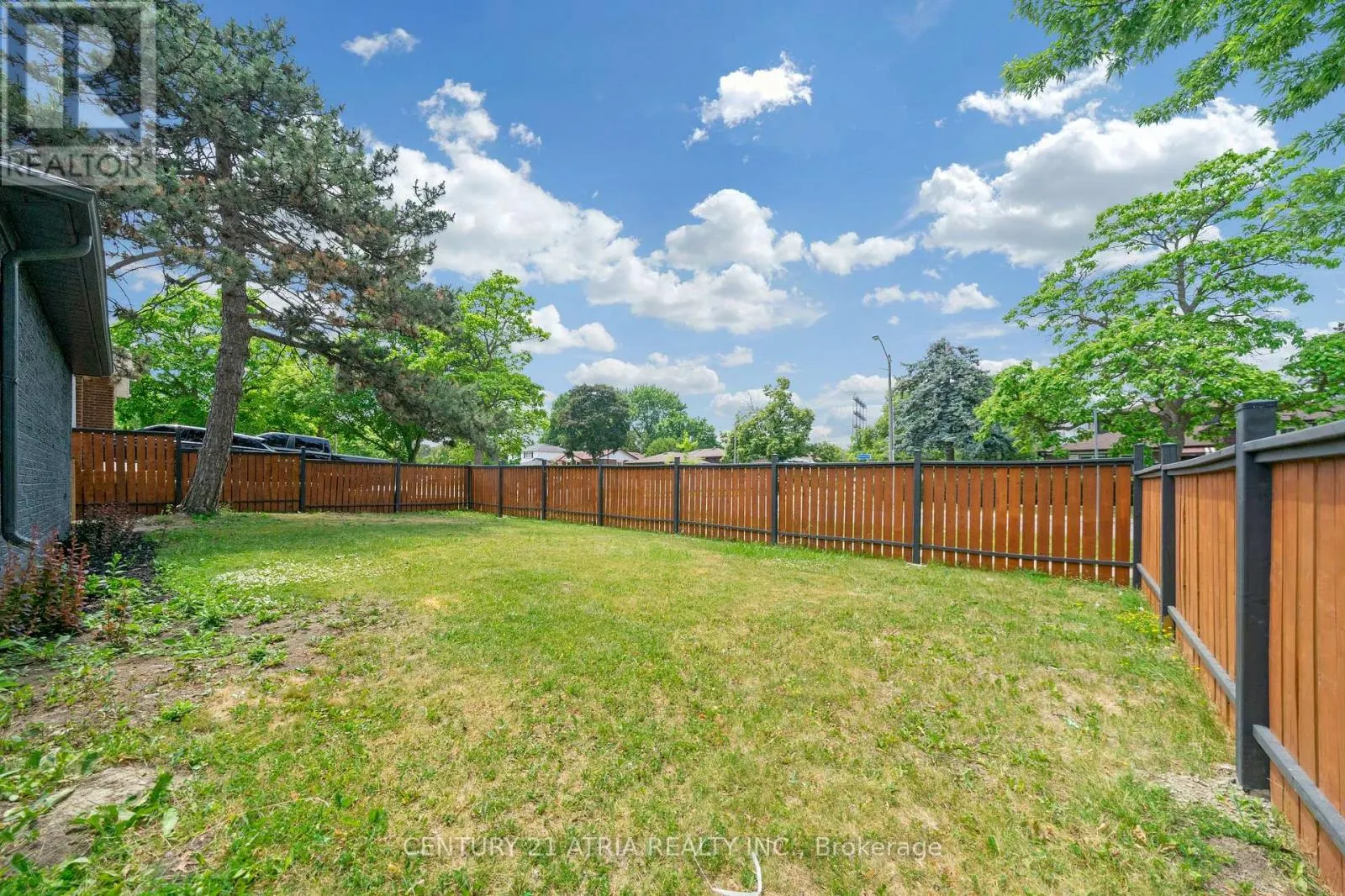 48 TEALHAM DRIVE S