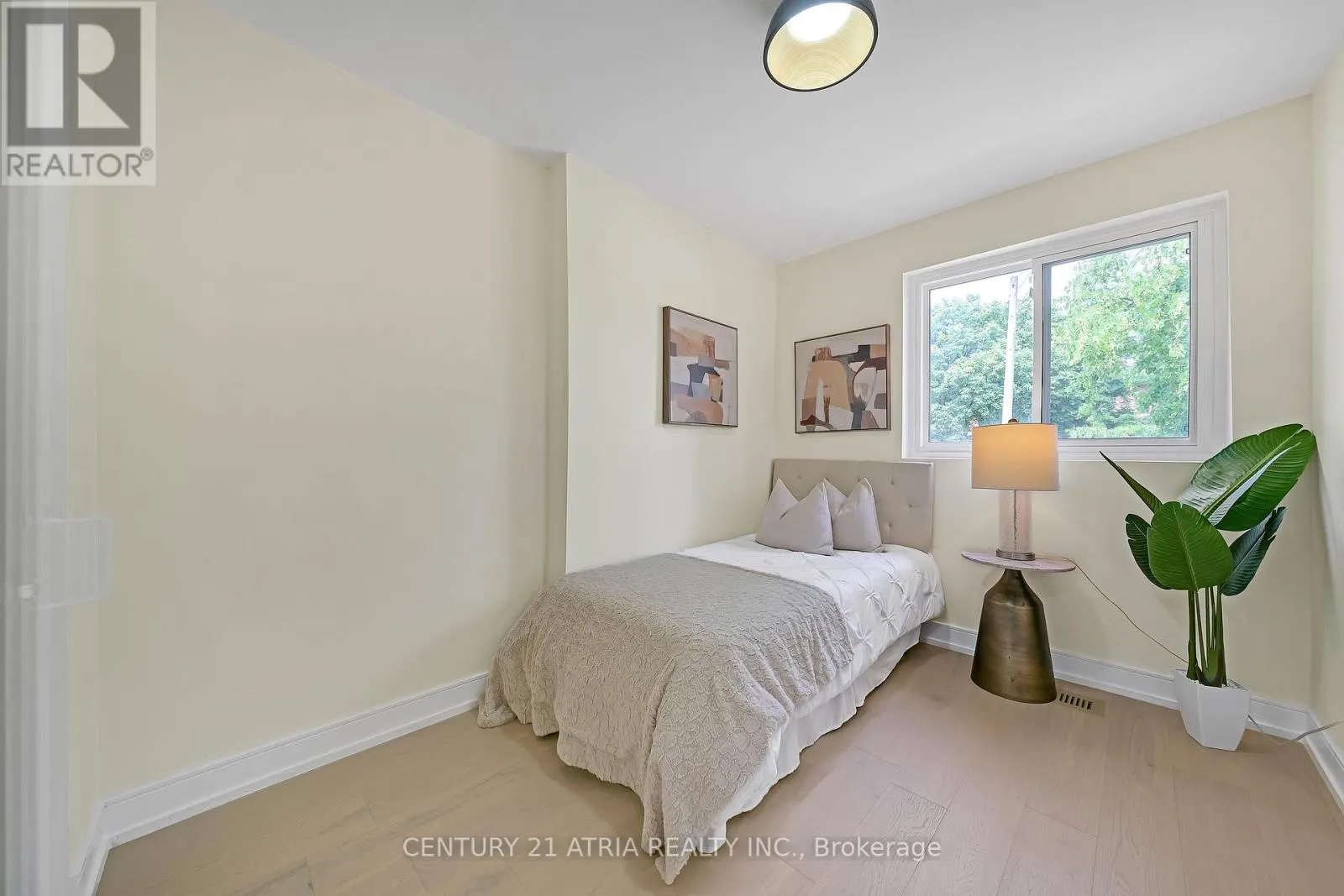 48 TEALHAM DRIVE S
