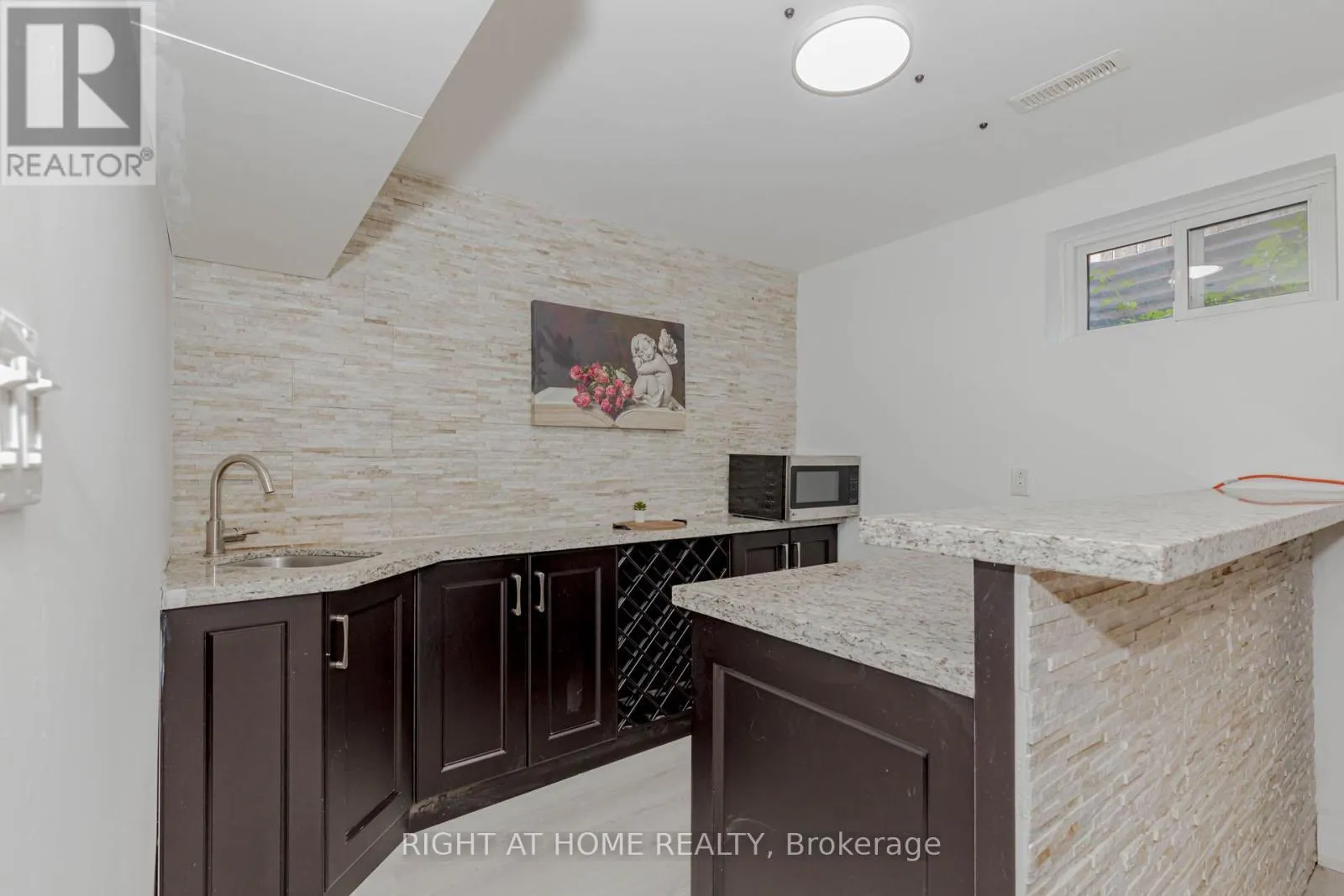 1073 MESA CRESCENT