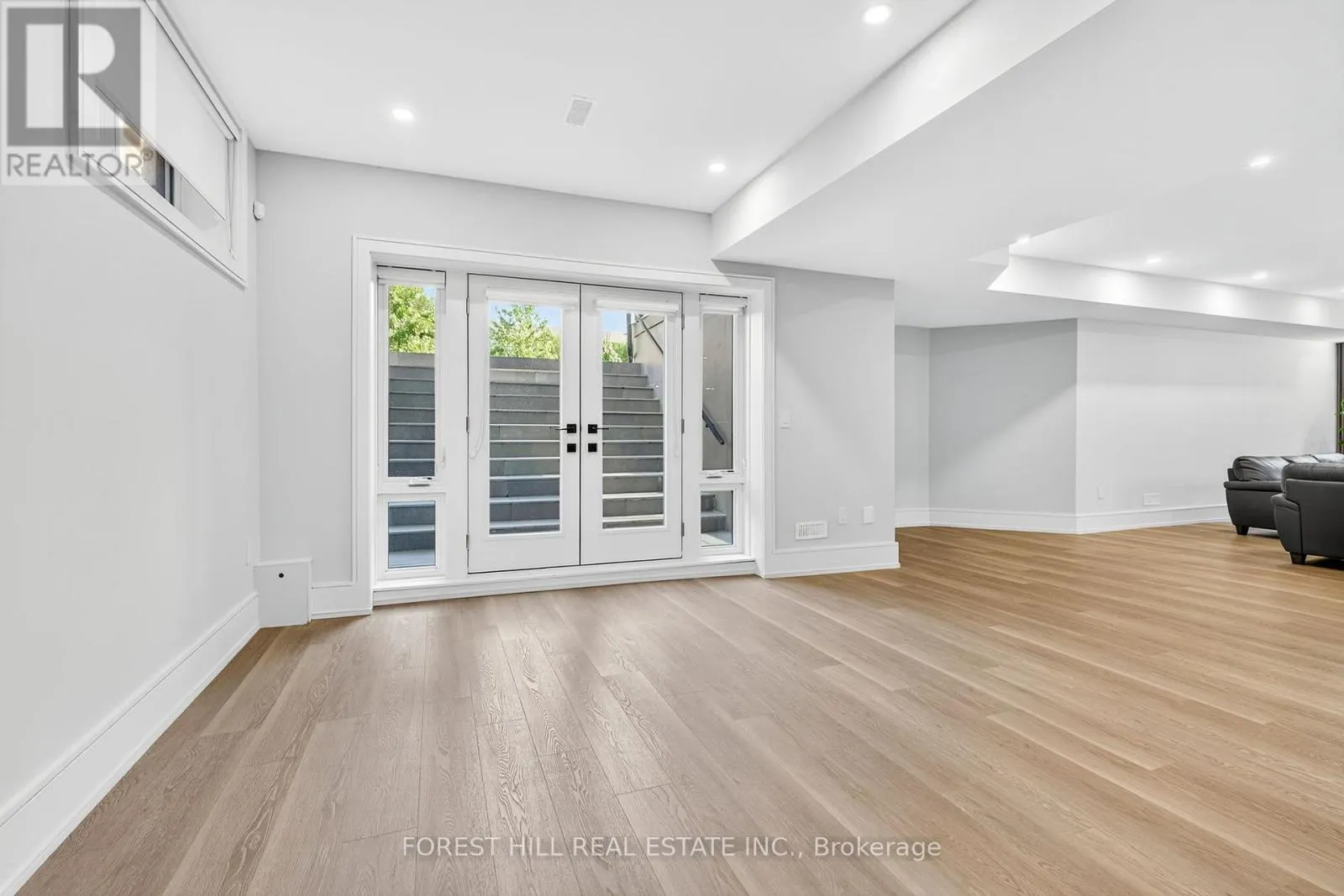 221 MORDEN ROAD