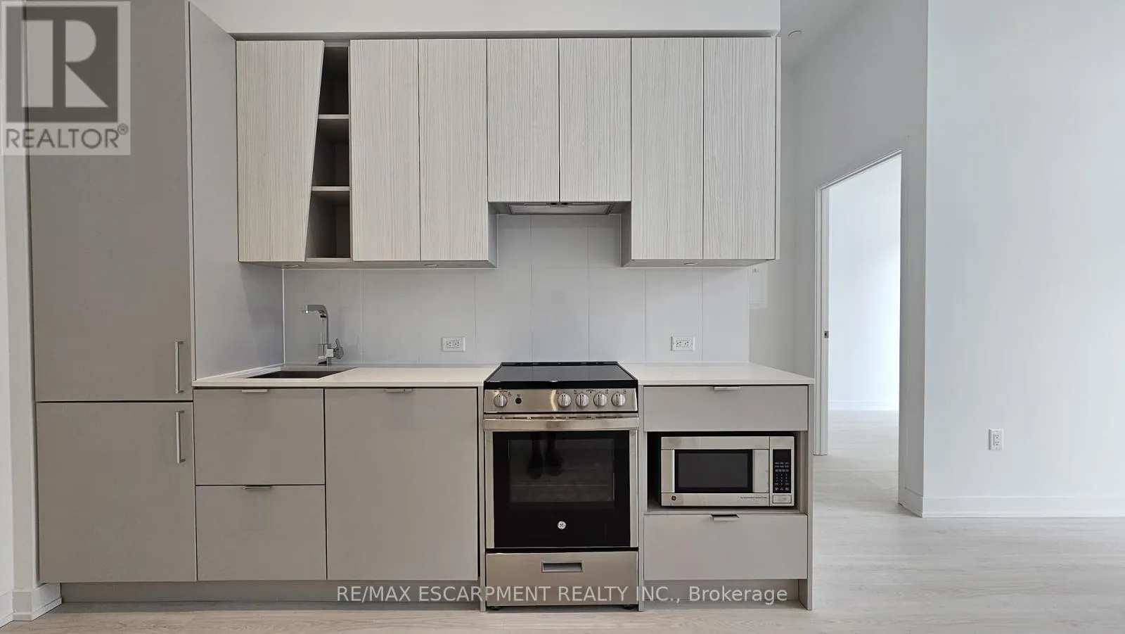 608 - 3883 QUARTZ ROAD