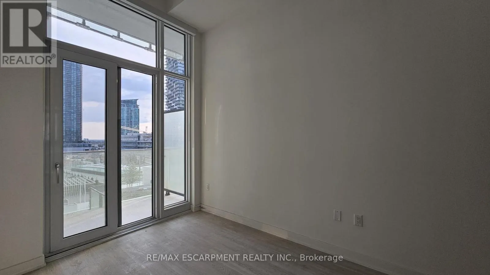 608 - 3883 QUARTZ ROAD