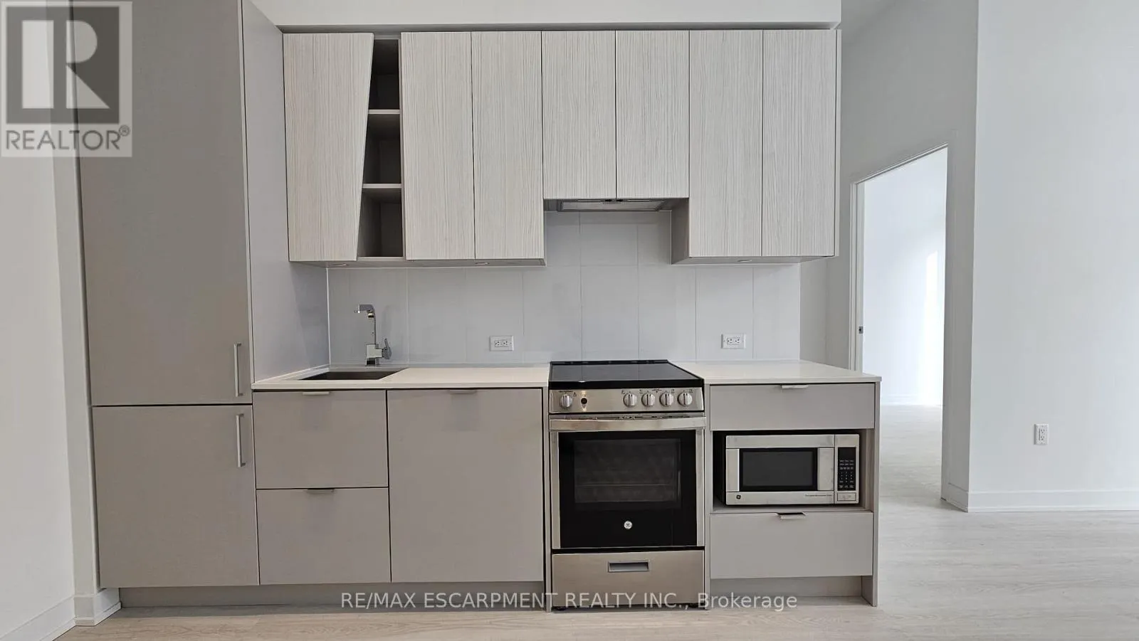 608 - 3883 QUARTZ ROAD