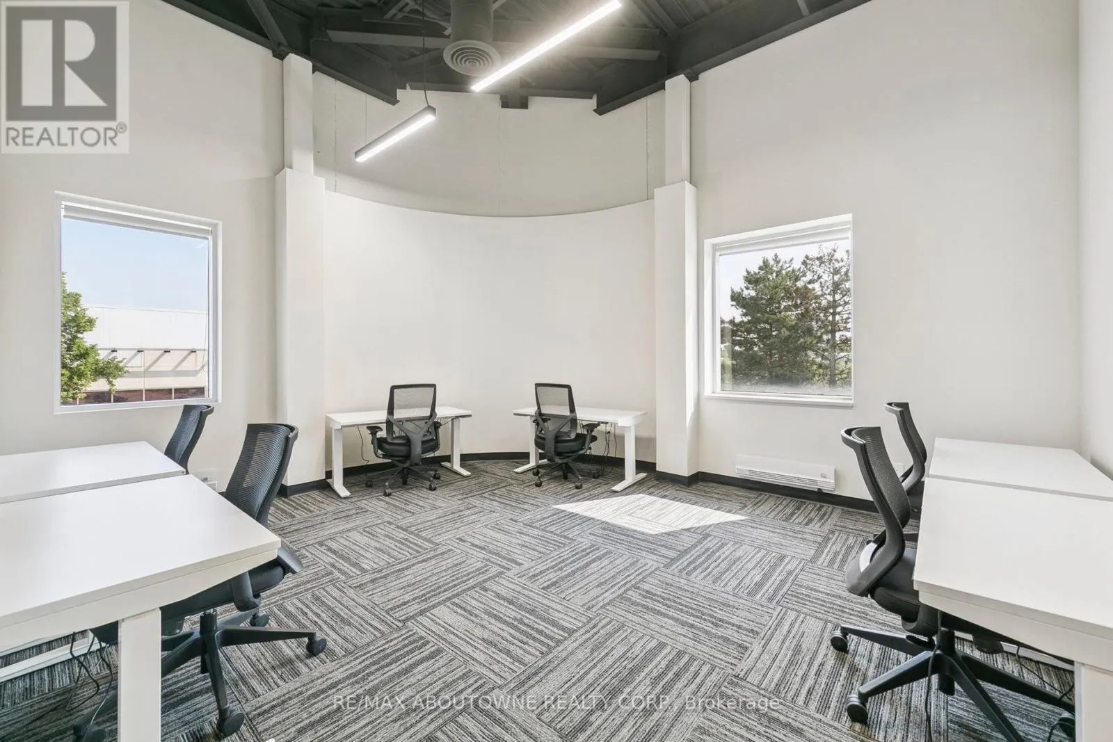 211-1 - 320 MATHESON BOULEVARD W