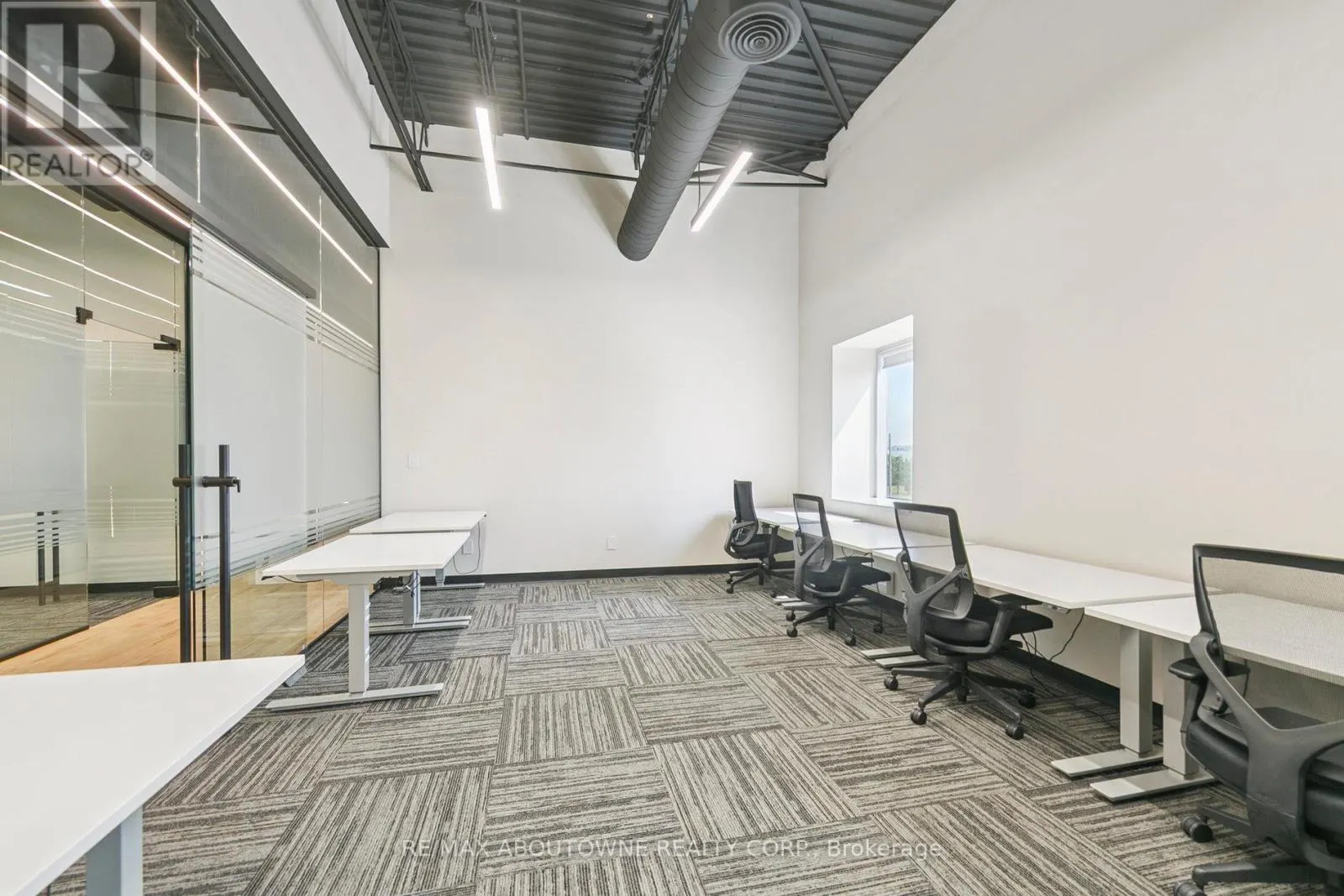 211-1 - 320 MATHESON BOULEVARD W