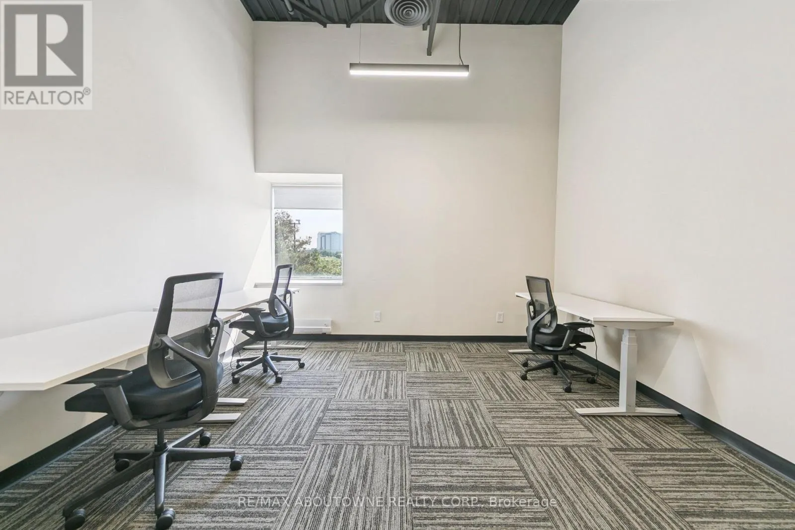 211-1 - 320 MATHESON BOULEVARD W