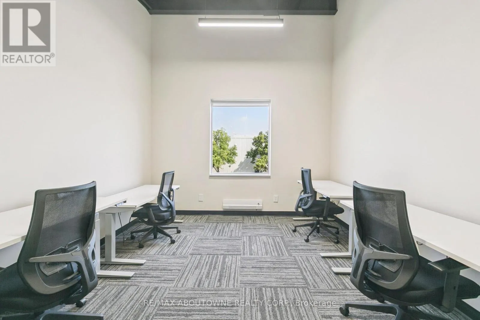 211-2 - 320 MATHESON BOULEVARD W