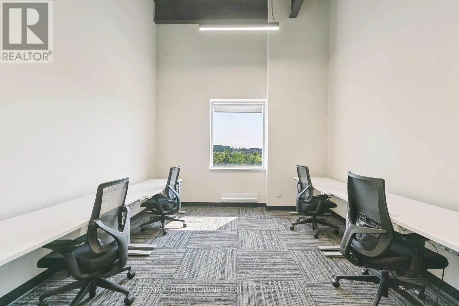 211-2 - 320 MATHESON BOULEVARD W