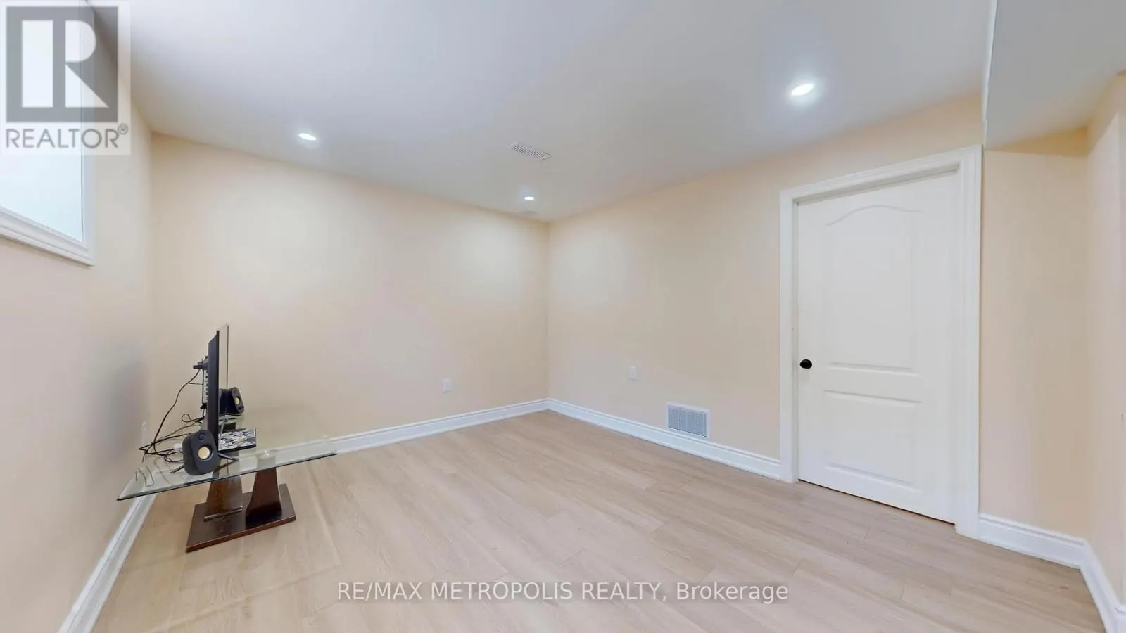 7087 LANDEN COURT