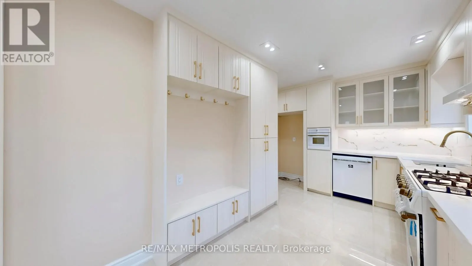 7087 LANDEN COURT