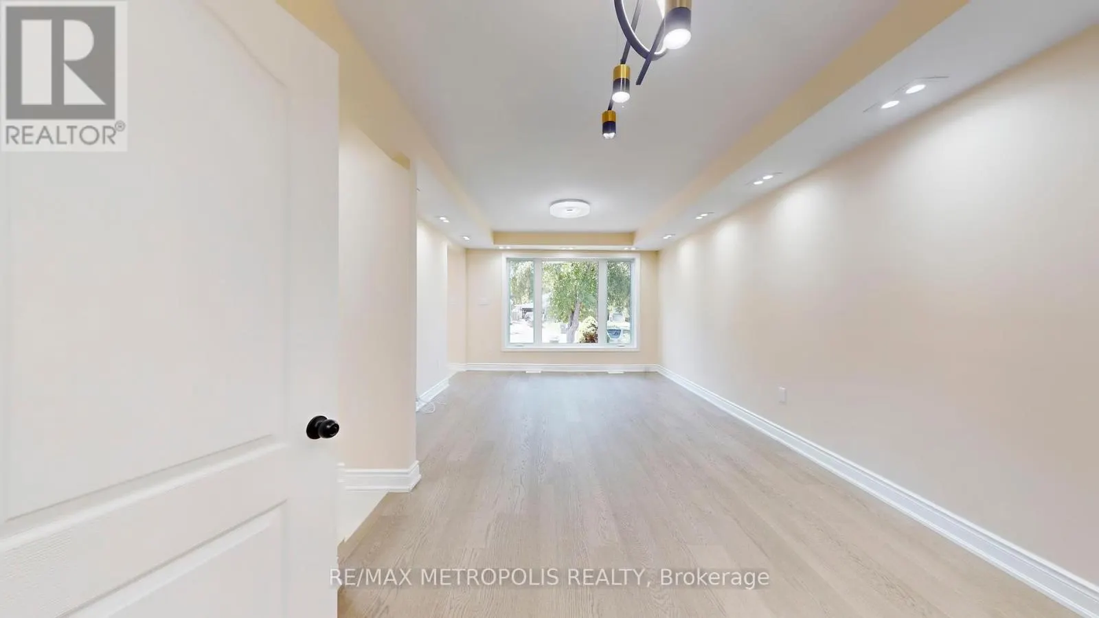 7087 LANDEN COURT