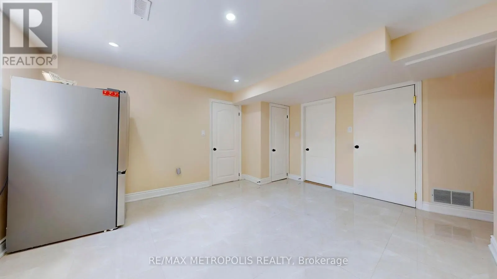 7087 LANDEN COURT