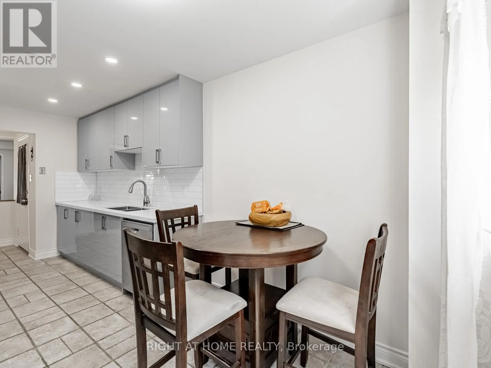 1129 BEECHNUT ROAD