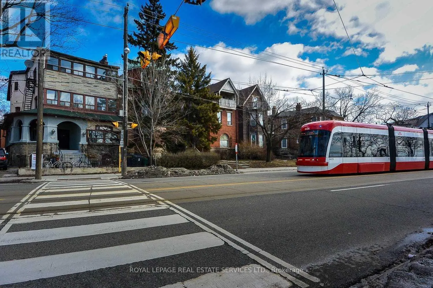 102 - 1530 KING STREET W