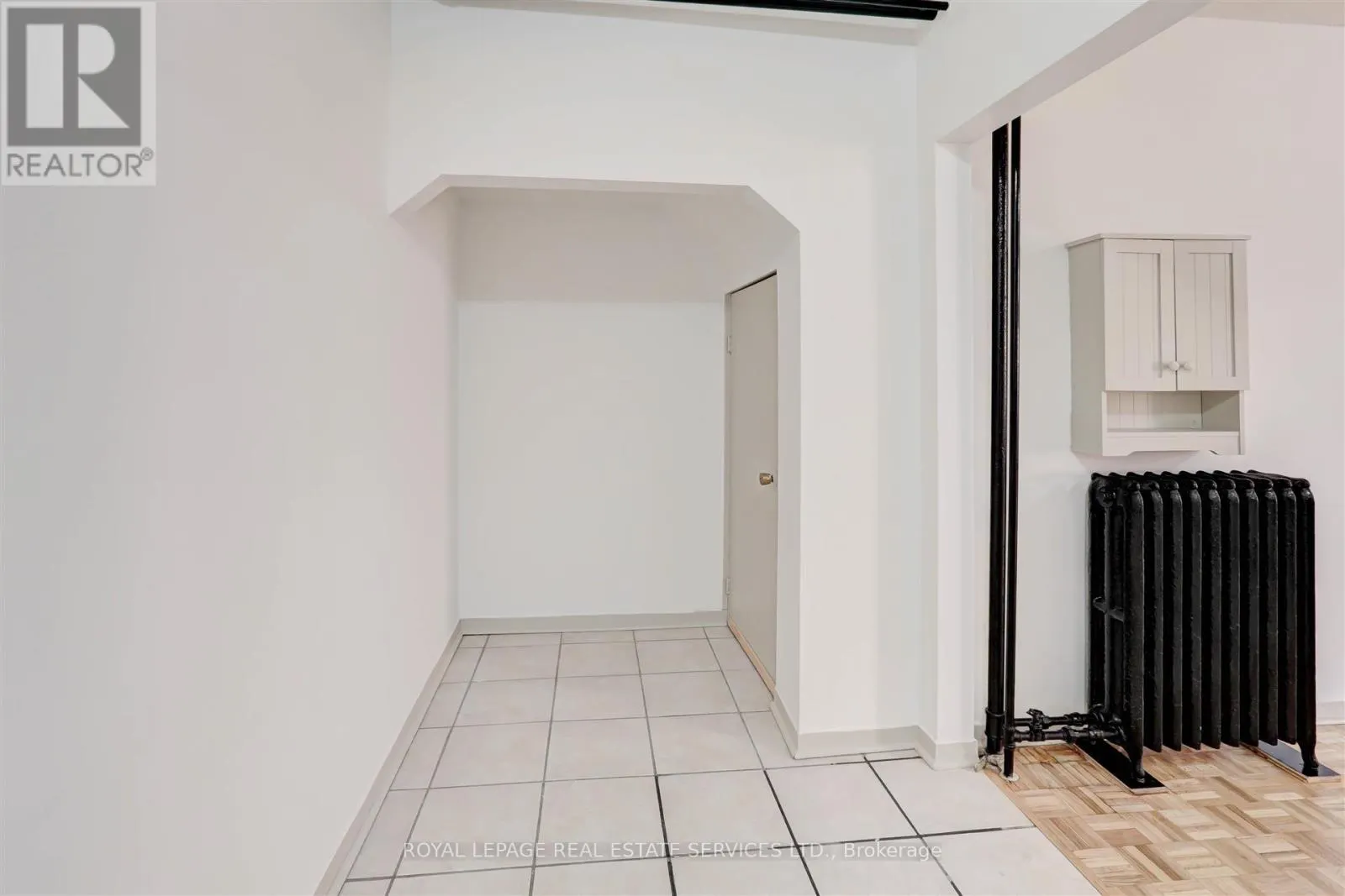 102 - 1530 KING STREET W
