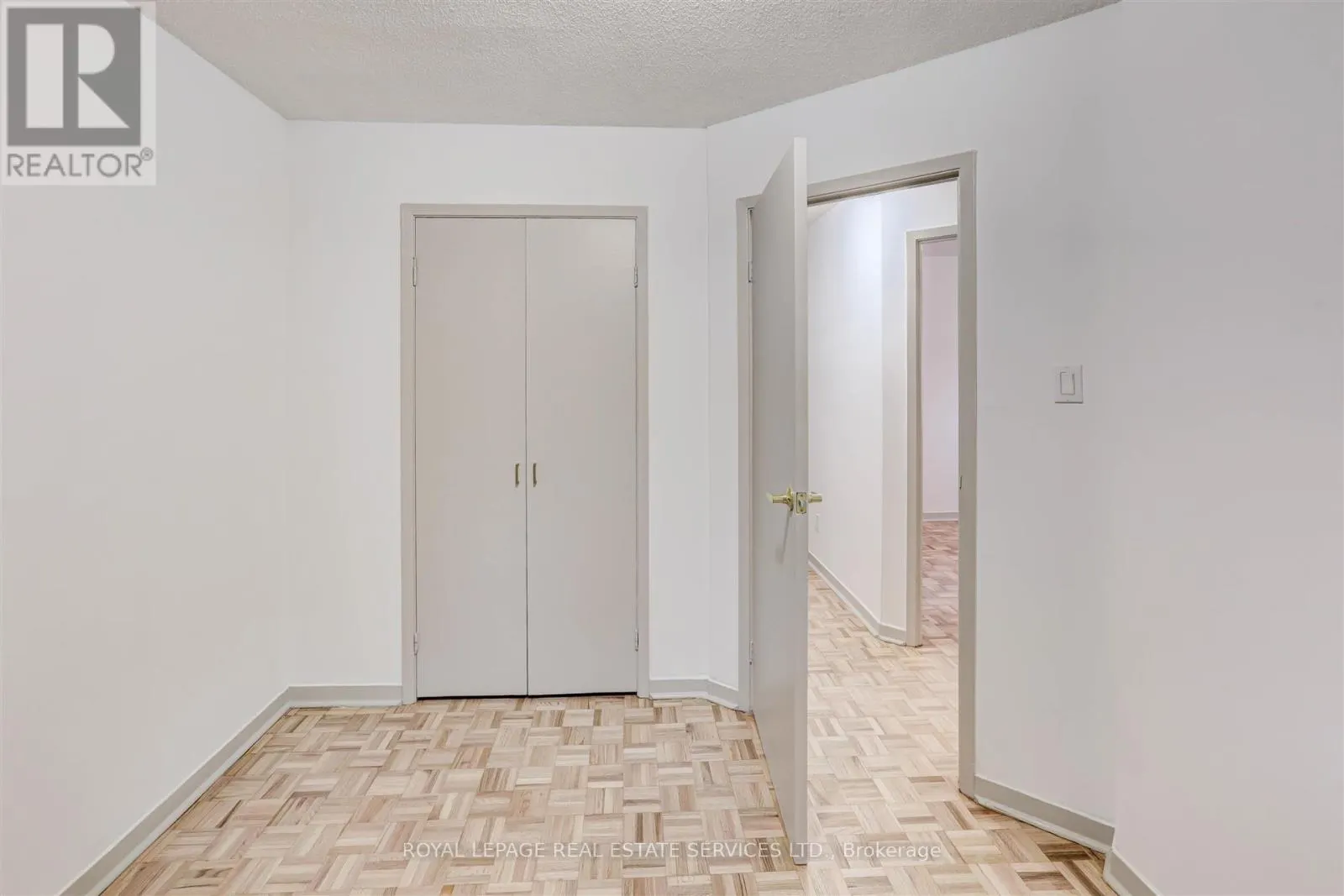 102 - 1530 KING STREET W